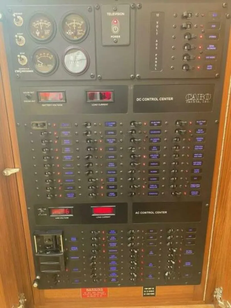 Slide: The Image of 2006 Cabo 40 Express - BUZZ CATCHER Control Panel - 5983996