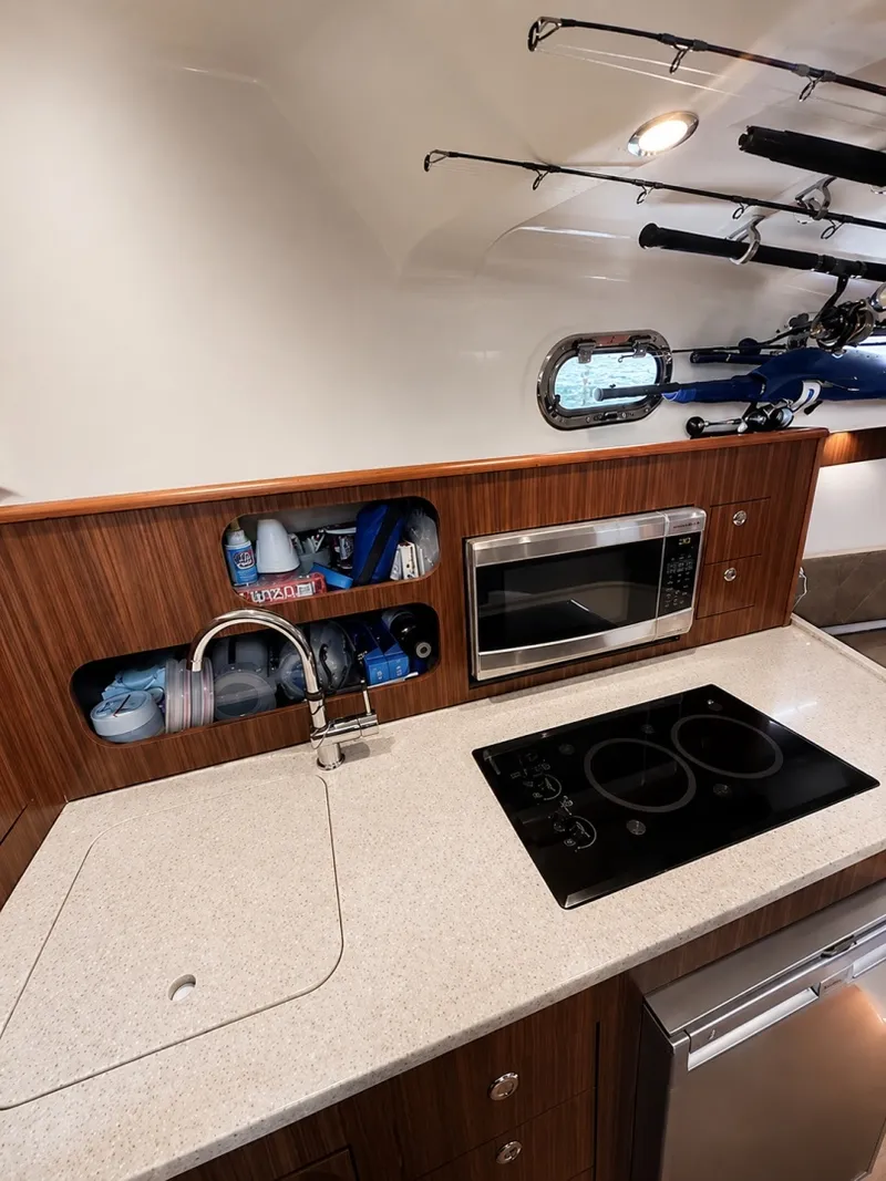 Slide: The Image of Pursuit OS 345 Offshore 2016 - 6180020