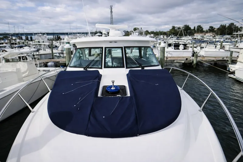 Slide: The Image of Pursuit OS 345 Offshore 2016 - 6180009