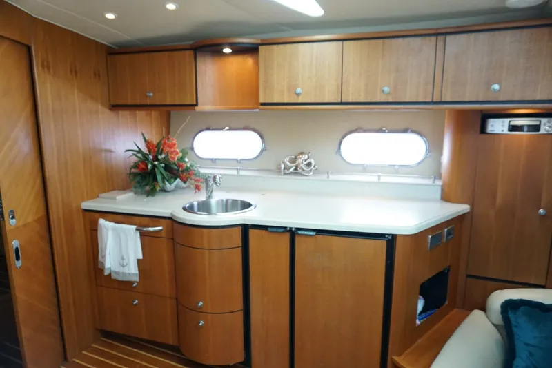 Slide: The Image of 2007 39 Tiara Yachts 3900 Sovran The Pearl Galley (2) - 5984435