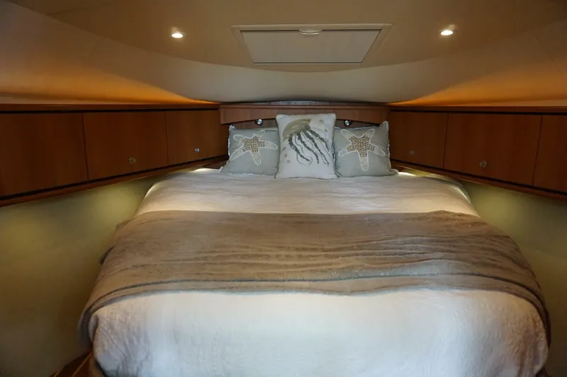 Slide: The Image of 2007 39 Tiara Yachts 3900 Sovran The Pearl Master Stateroom (1) - 5984437