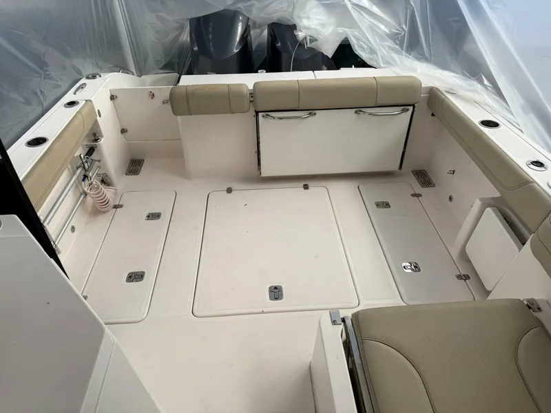 Slide: The Image of aft cocpit - 5984669