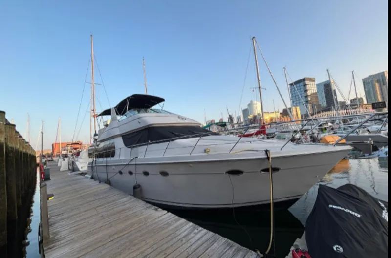 The Image of Carver Yachts 530 Voyager 1998 - undefined