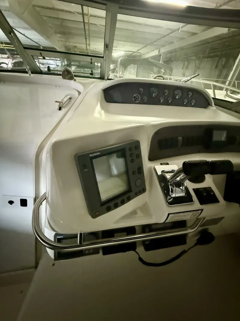 Slide: The Image of Sea Ray 33 1996 - 5984642