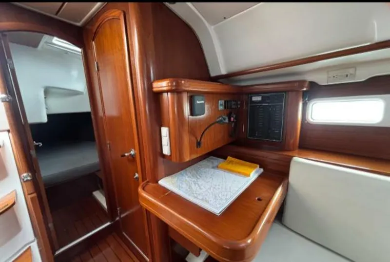 Slide: The Image of Beneteau 411 2002 - 5984930