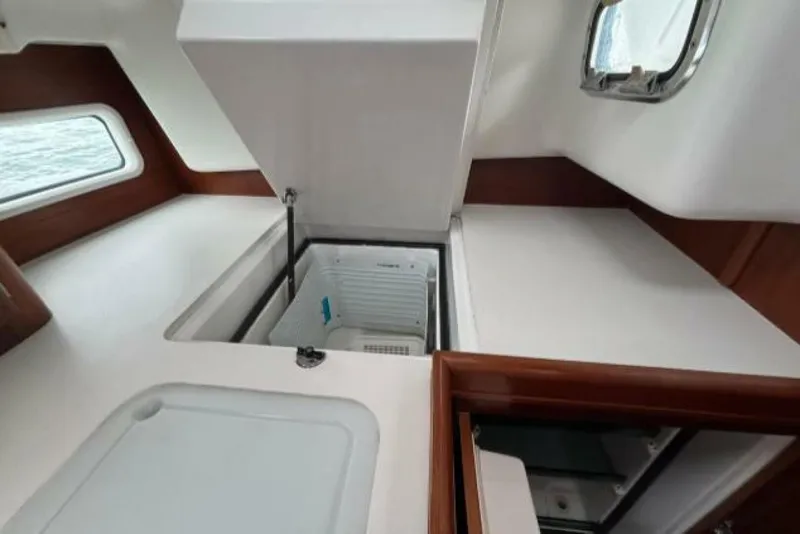 Slide: The Image of Beneteau 411 2002 - 5984939