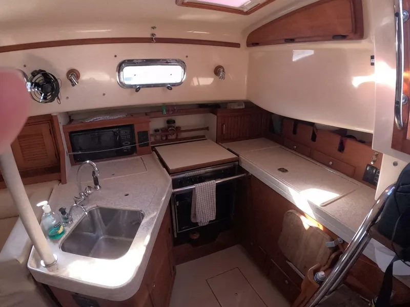 Slide: The Image of Island Packet 370 2005 - 5991826