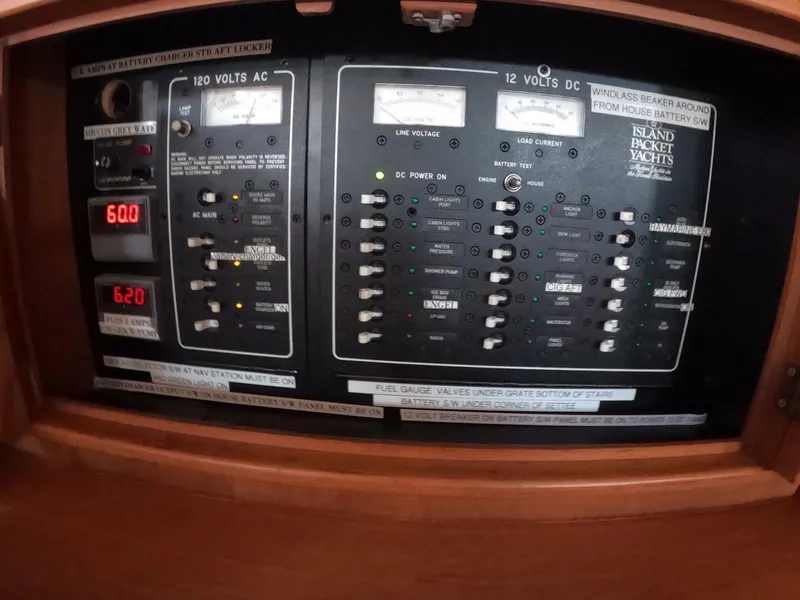 Slide: The Image of Island Packet 370 2005 - 5991829