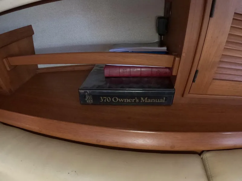 Slide: The Image of Island Packet 370 2005 - 5991832