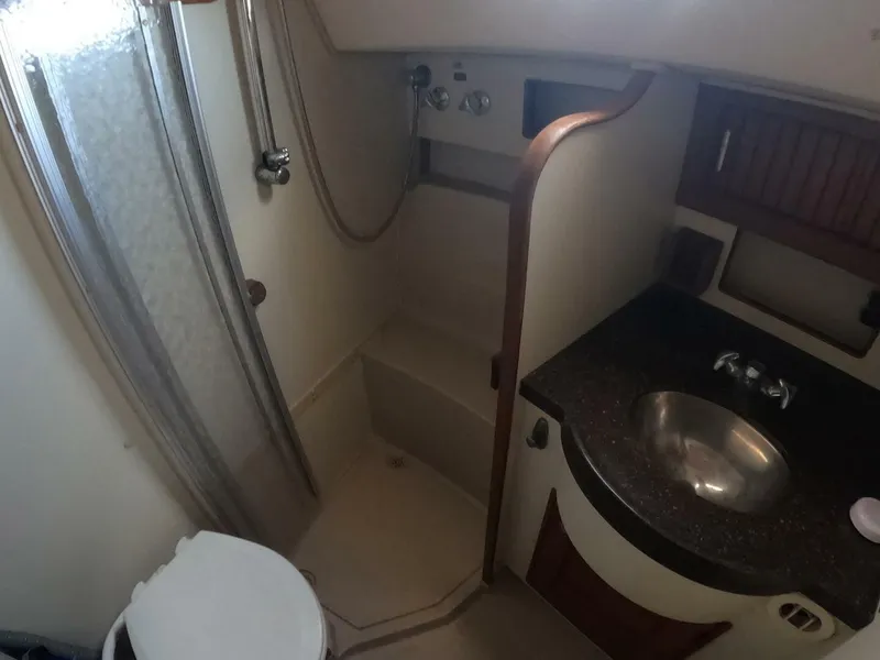 Slide: The Image of Island Packet 370 2005 - 5991820