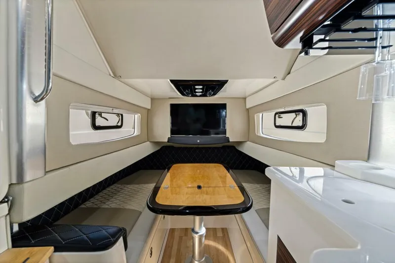 Slide: The Image of Scout 420 LXF 2016 - 5990327