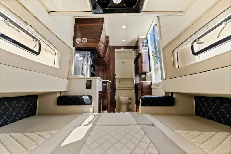 Slide: The Image of Scout 420 LXF 2016 - 5990346