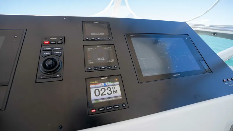 Slide: The Image of Symbol 62 Pilothouse 2001 - 6008644