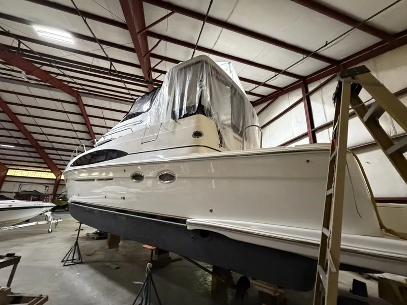Slide: The Image of Carver Yachts 444 Motor Yacht 2001 - 6482568