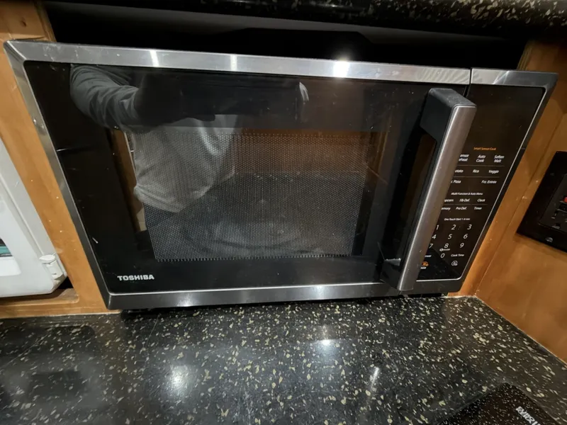 Slide: The Image of Carver Yachts 444 Motor Yacht 2001 - 6004970