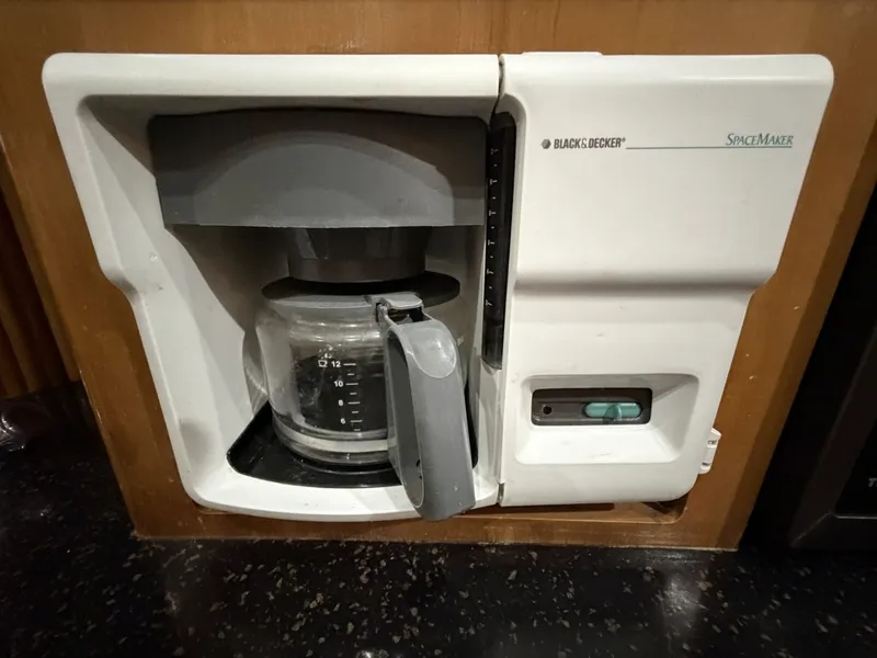 Slide: The Image of Carver Yachts 444 Motor Yacht 2001 - 6004971