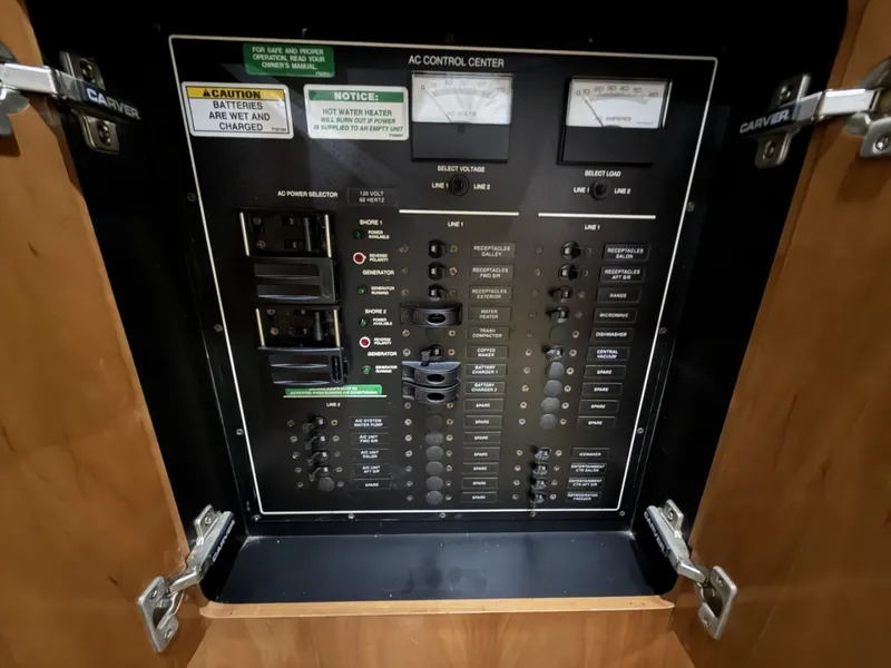 Slide: The Image of Carver Yachts 444 Motor Yacht 2001 - 6004963