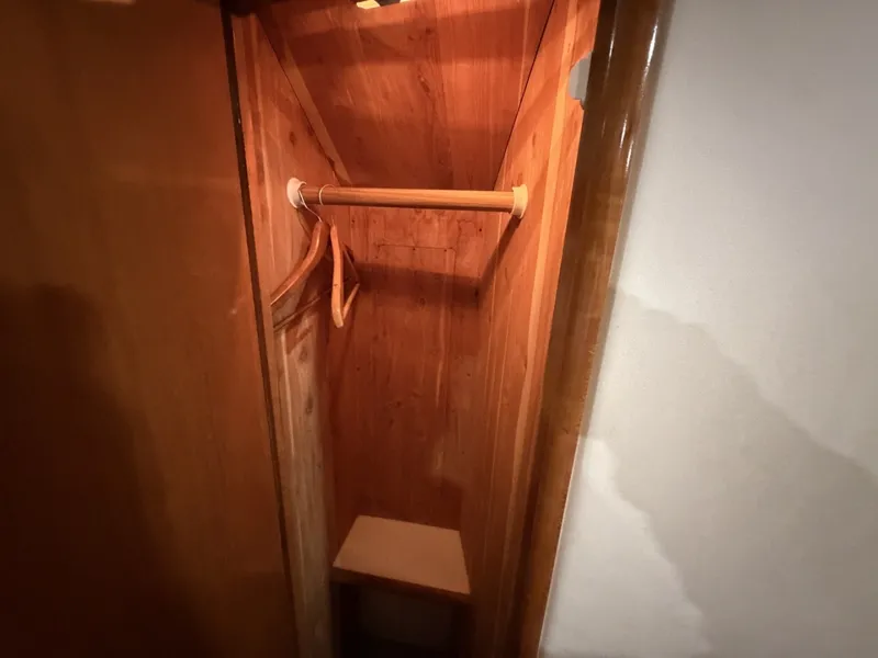 Slide: The Image of Carver Yachts 444 Motor Yacht 2001 - 6004958