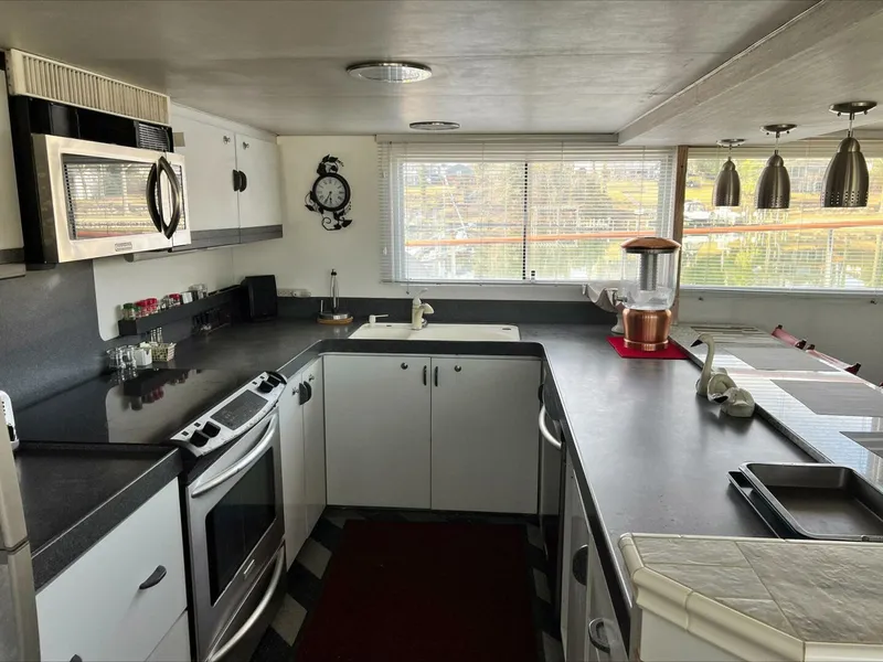 Slide: The Image of Broward Raised Pilothouse 1984 - 5986508