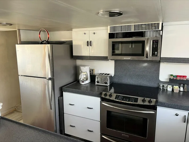 Slide: The Image of Broward Raised Pilothouse 1984 - 5986510