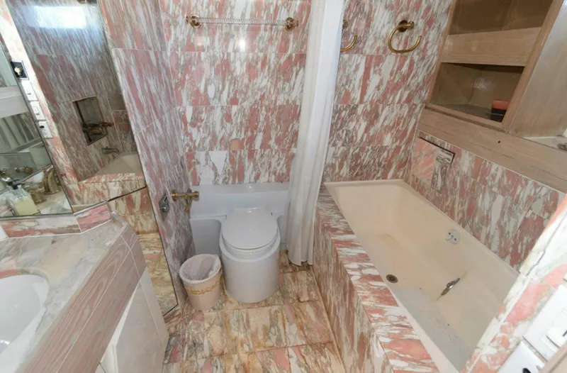 Slide: The Image of Broward Raised Pilothouse 1984 - 5986519