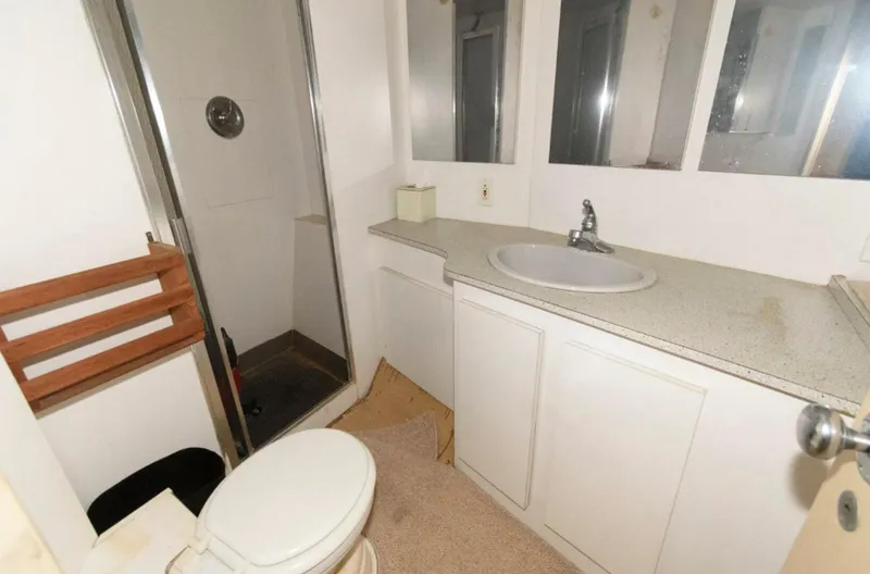 Slide: The Image of Broward Raised Pilothouse 1984 - 5986525