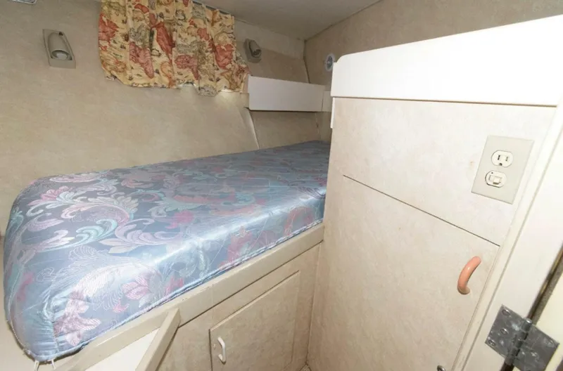 Slide: The Image of Broward Raised Pilothouse 1984 - 5986530