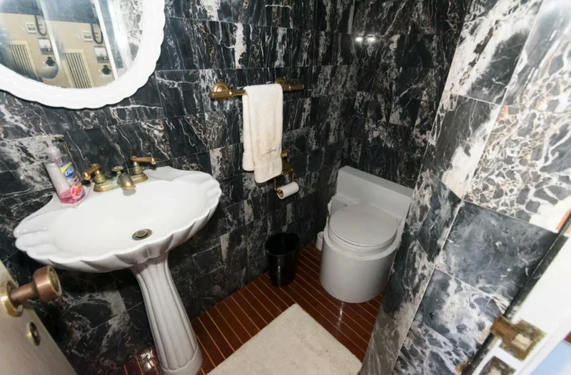 Slide: The Image of Broward Raised Pilothouse 1984 - 5986534