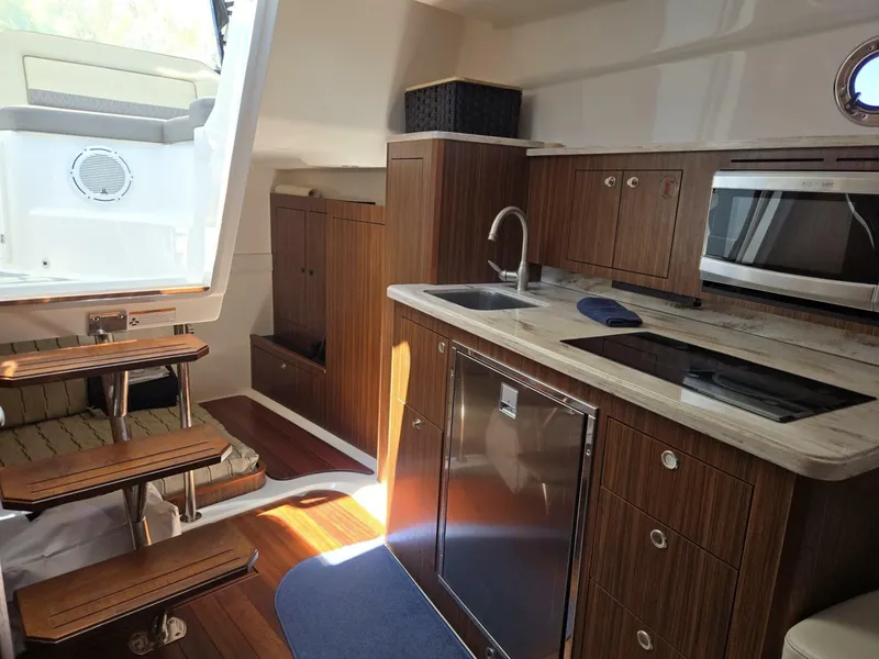 Slide: The Image of Pursuit 355 Offshore 2019 - 6111308