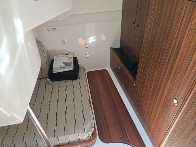 Slide: The Image of Pursuit 355 Offshore 2019 - 6111313