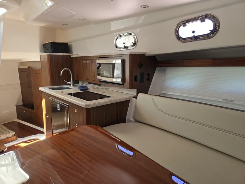 Slide: The Image of Pursuit 355 Offshore 2019 - 6111323