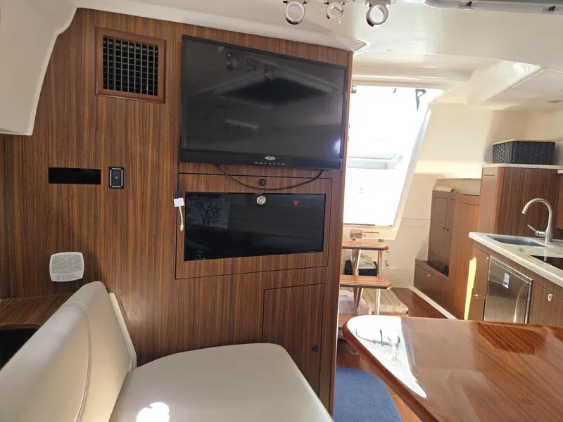 Slide: The Image of Pursuit 355 Offshore 2019 - 6111324