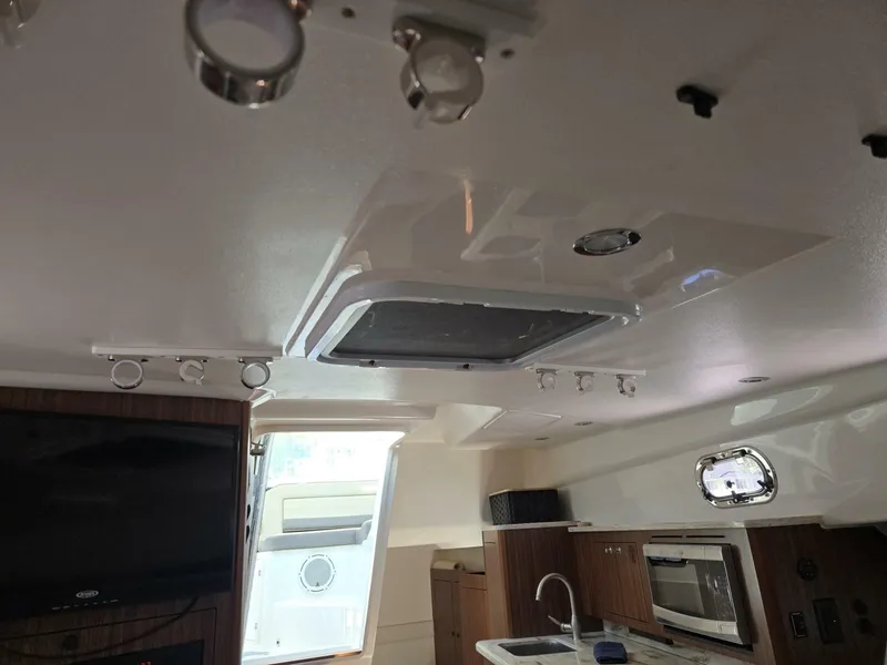 Slide: The Image of Pursuit 355 Offshore 2019 - 6111325