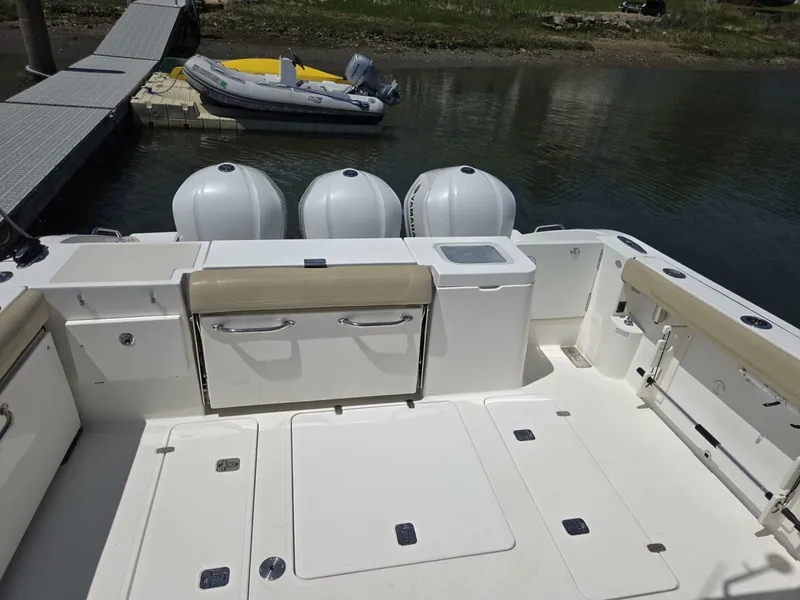 Slide: The Image of Pursuit 355 Offshore 2019 - 6111356