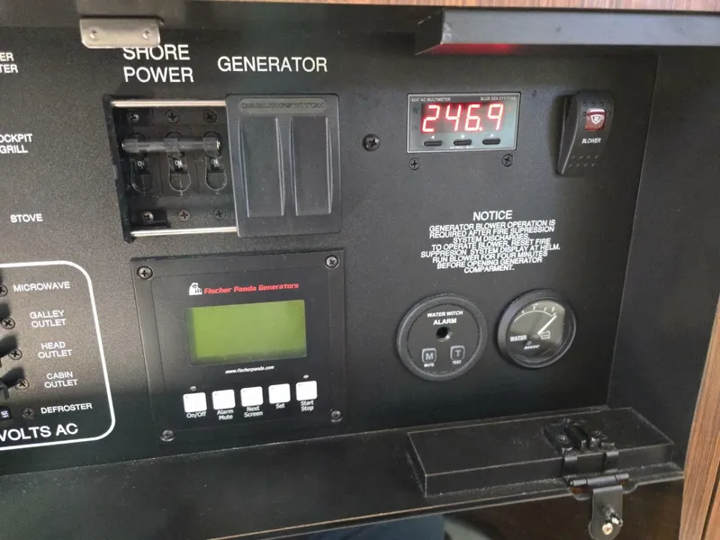Slide: The Image of Pursuit 355 Offshore 2019 - 6111306
