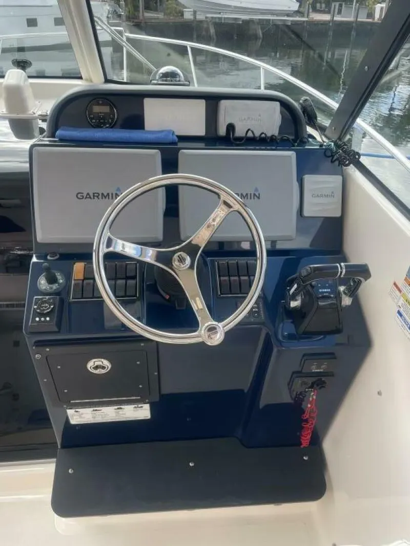 Slide: The Image of Pursuit OS 315 2014 - 5988893