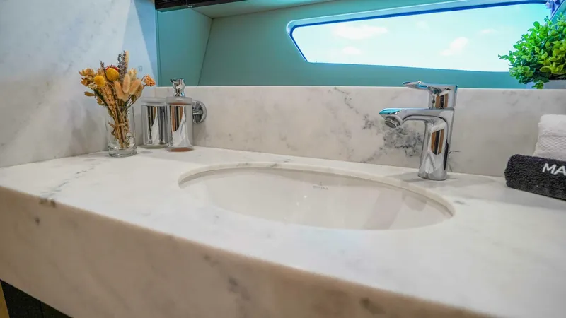 Slide: The Image of Sunseeker 75 Yacht 2016 - 5987150