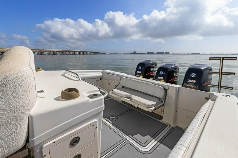 Slide: The Image of Triple Suzuki 300hp 1260 hours - 5987461