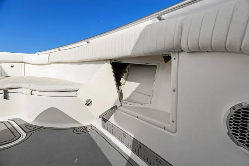 Slide: The Image of Hydra-Sports Vector 3300 CC 2004 - 5987425