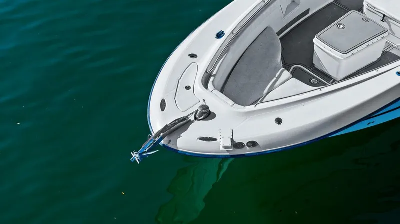 Slide: The Image of Hydra-Sports Vector 3300 CC 2004 - 5987445