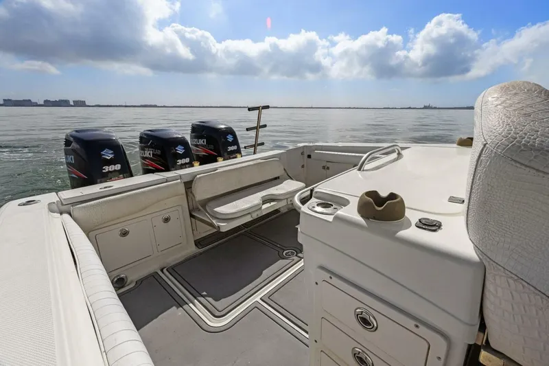 Slide: The Image of Hydra-Sports Vector 3300 CC 2004 - 5987459