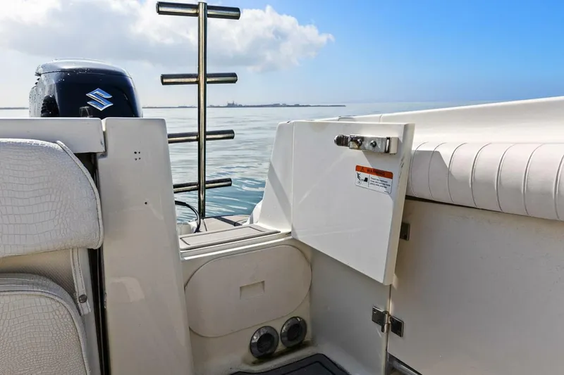 Slide: The Image of Hydra-Sports Vector 3300 CC 2004 - 5987485