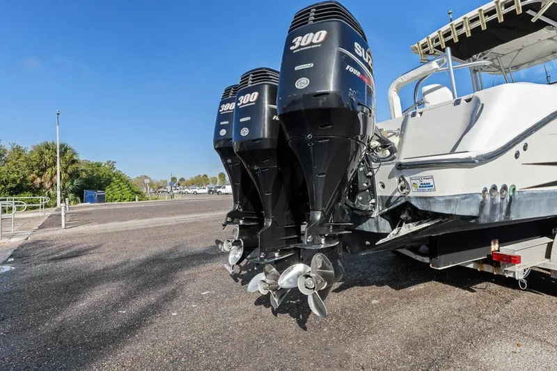 Slide: The Image of Hydra-Sports Vector 3300 CC 2004 - 5987416