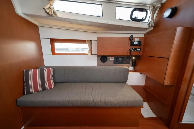 Slide: The Image of Beneteau Oceanis 38.1 2019 - 5988832