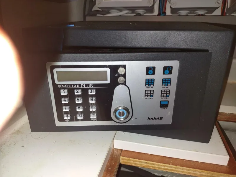 Slide: The Image of Outremer 51 2020 - 5991551