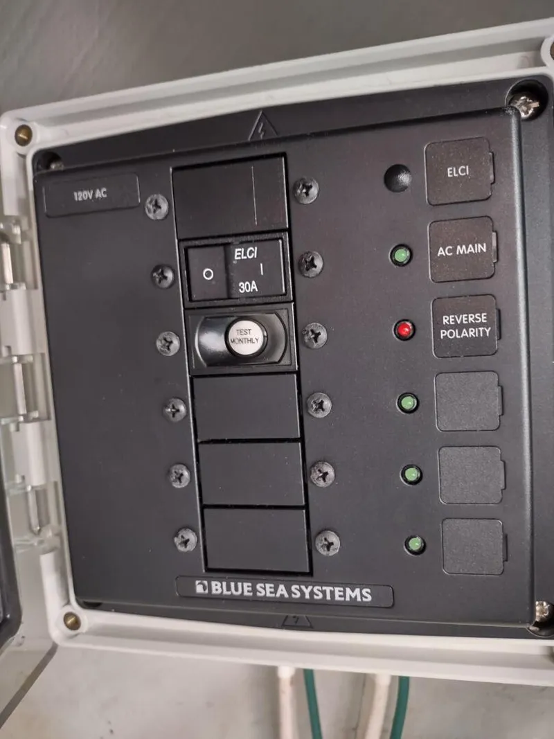 Slide: The Image of Outremer 51 2020 - 5991564