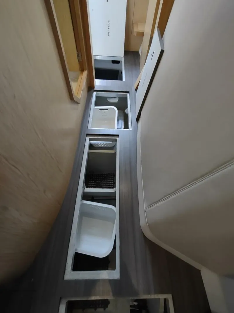 Slide: The Image of Outremer 51 2020 - 5991570