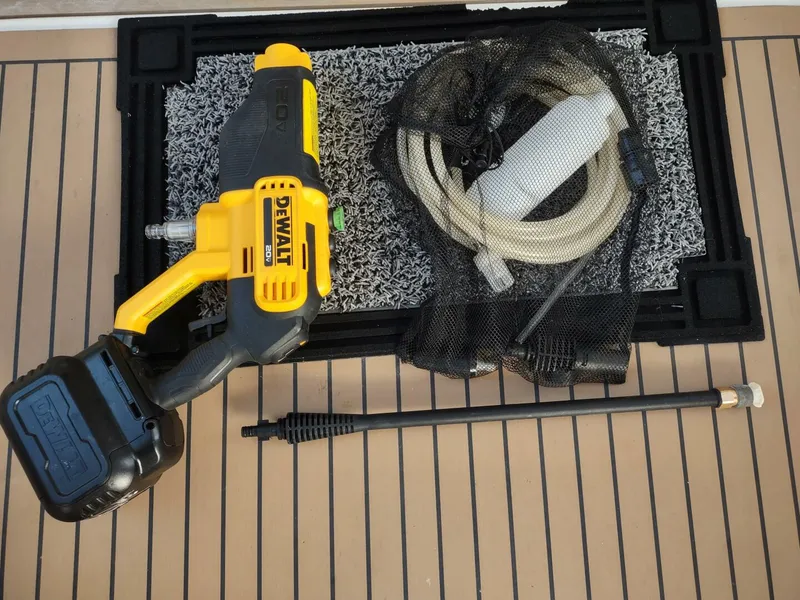 Slide: The Image of Outremer 51 2020 - 5991723