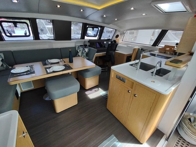 Slide: The Image of Outremer 51 2020 - 5991416