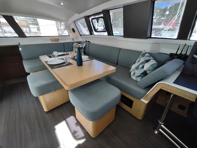 Slide: The Image of Outremer 51 2020 - 5991419